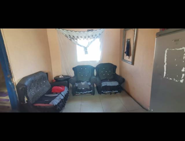 2 BEDROOM HOUSE FOR SALE IN LANGAVILLE